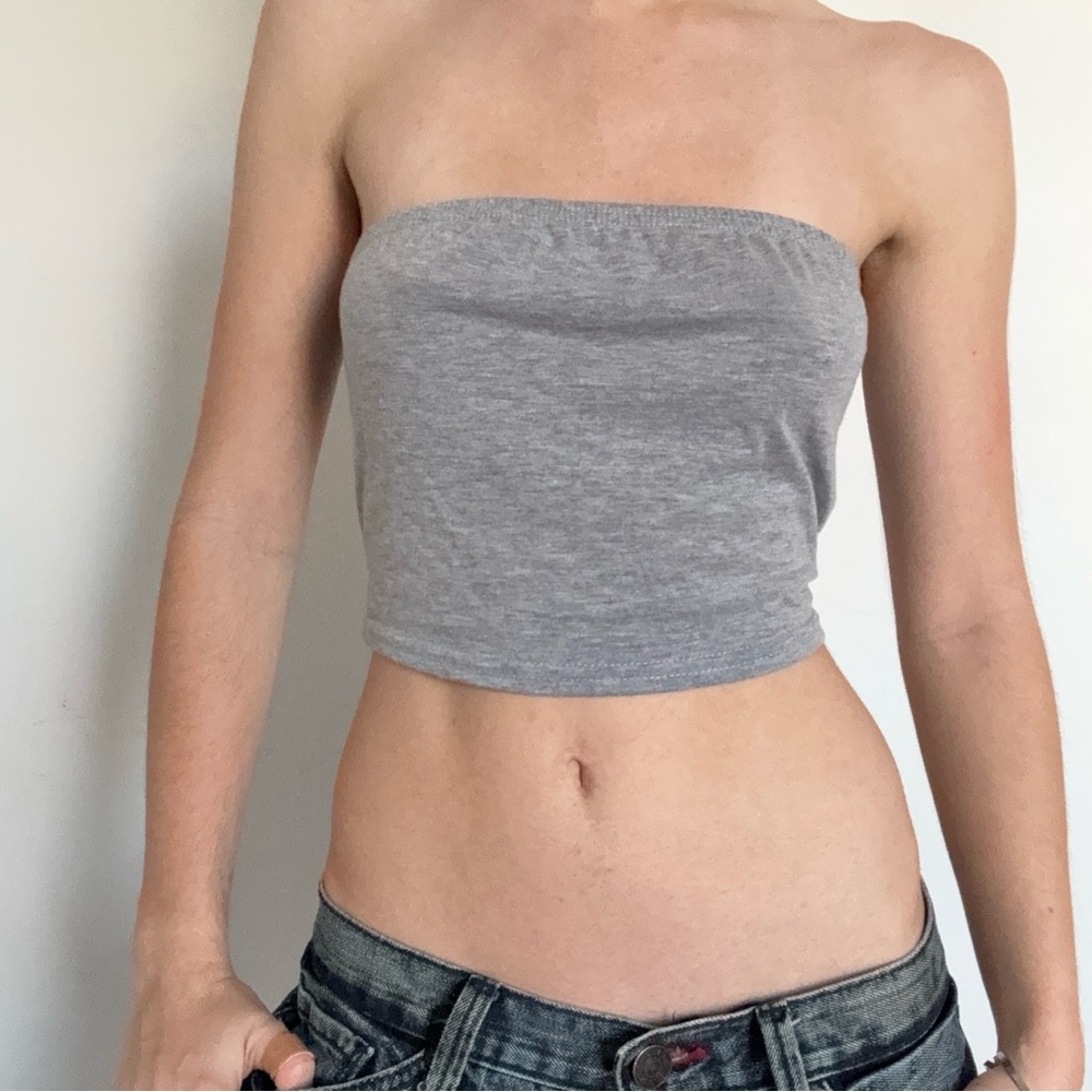 Grey tube top.